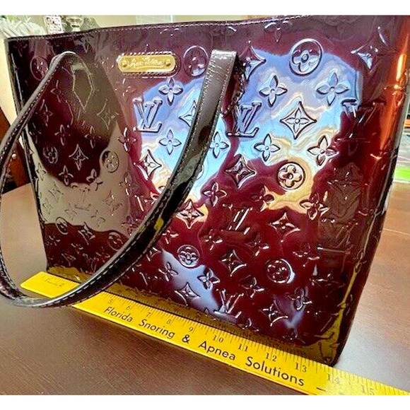 LOUIS VUITTON Monogram Vernis Tote Patent Leather Wilshire MM Amarante Burgundy - Picture 13 of 16